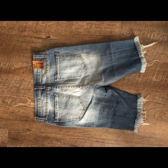 Aphrodite distressed bermuda shorts  - Picture 7 of 10